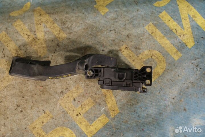 Педаль газа Audi A4 B5