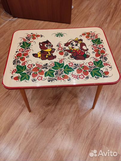 Детский столик