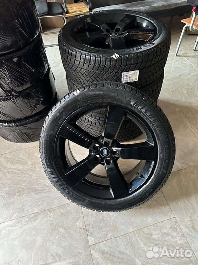 R22 Michelin X-Ice Snow SUV 275/45, PCD 5x120 DIA 72.6