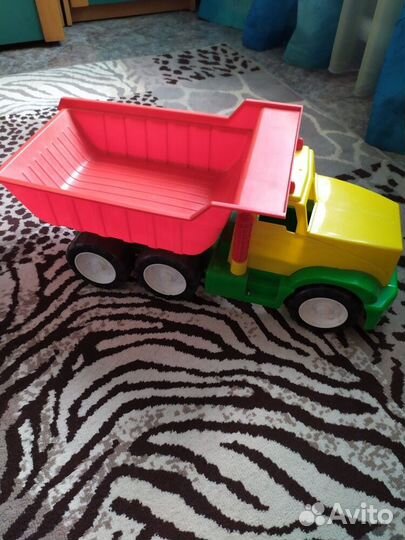 Машинка игрушка