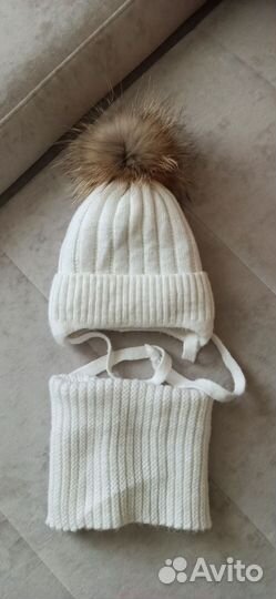 Комплект шапка, манишка для девочки