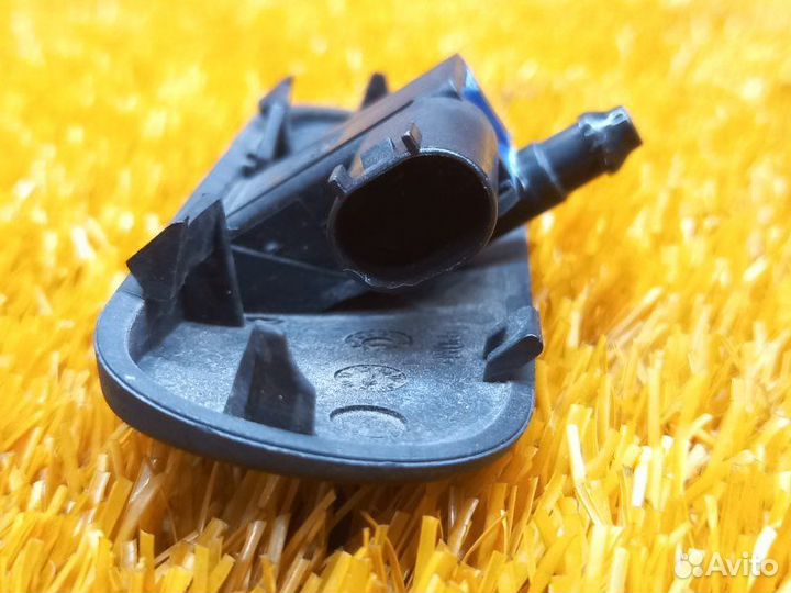 Форсунка омывателя правая Audi A5 8T cdnc 2010