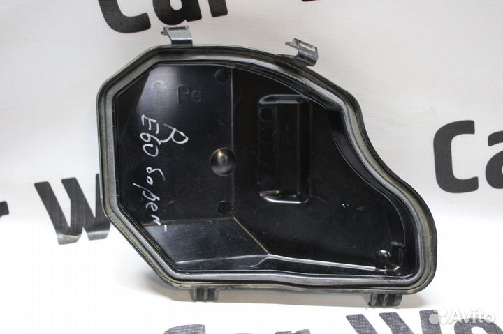 Крышка фары E60/E61 до рест. перед, правая сторона