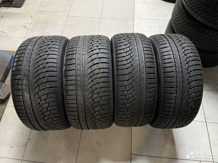 Nokian Tyres WR A4 225/40 R19 и 255/35 R19