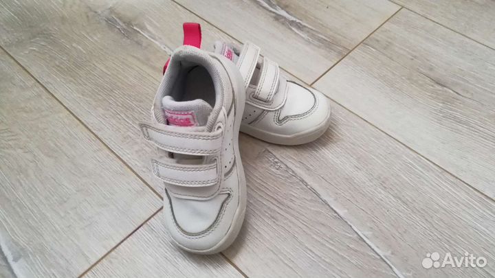Кроссовки на девочку adidas