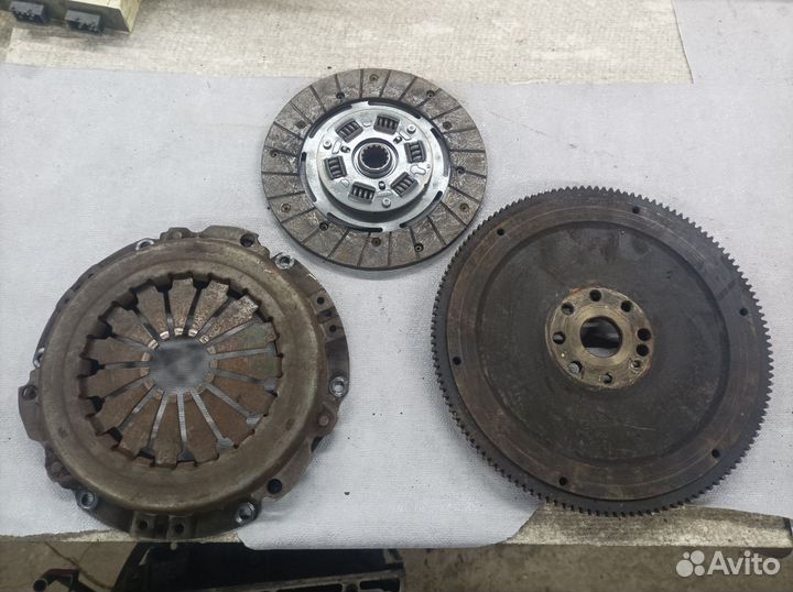 Маховик в сборе со сцеплением 215мм Saab9000