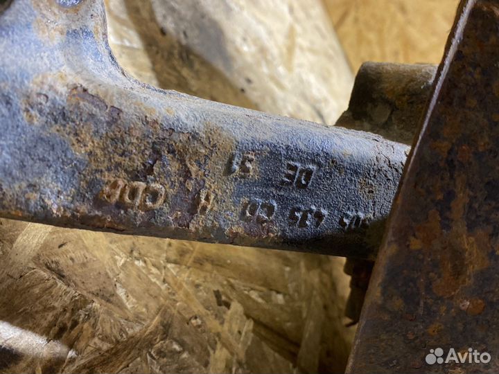 Задний кулак левый и правый audi a4 b5 vw b5