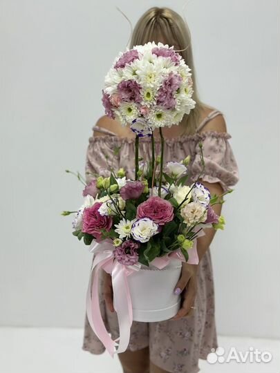 Двухуровневая цветочная композиция