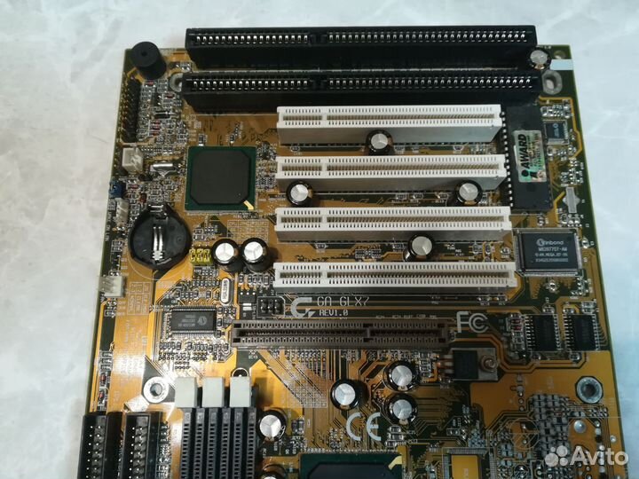 Материнская плата Gigabyte GA-6LX7