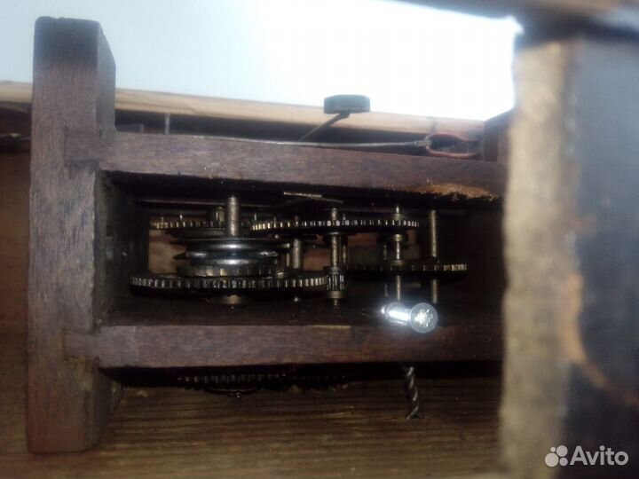 Старинные настенные часы