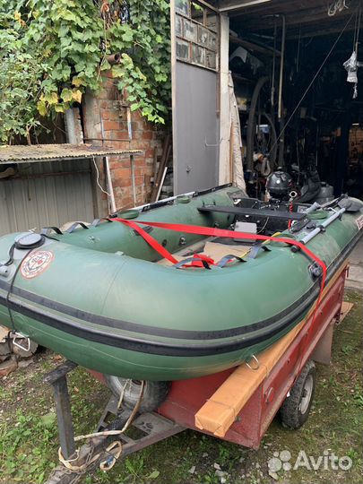 Продам лодку с мотором