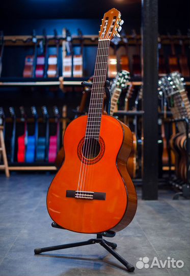 Yamaha C70 классическая гитара 4/4