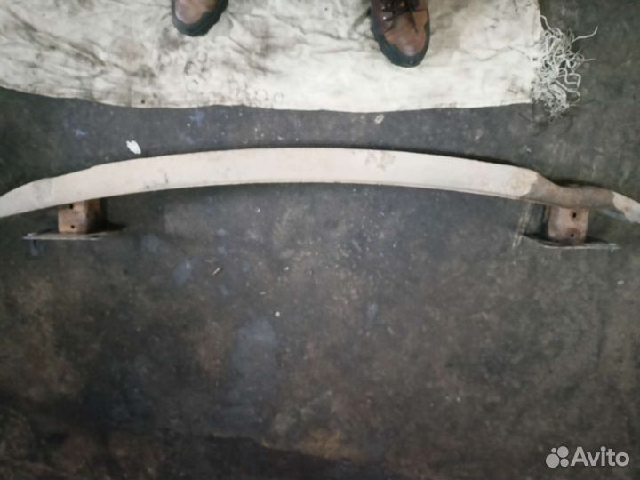 Усилитель бампера фольцваген Кадди 2010-2015 год