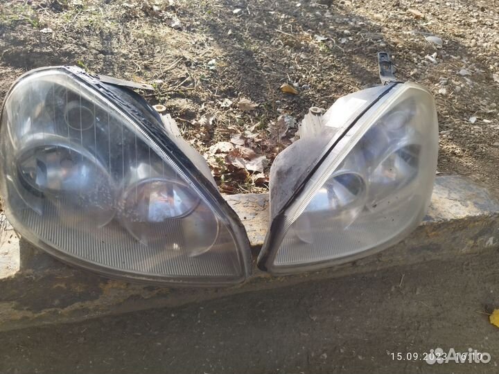 Передние фары на priora 1, одну не продаю