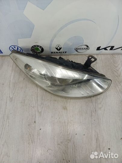 Фара renault fluence Прав