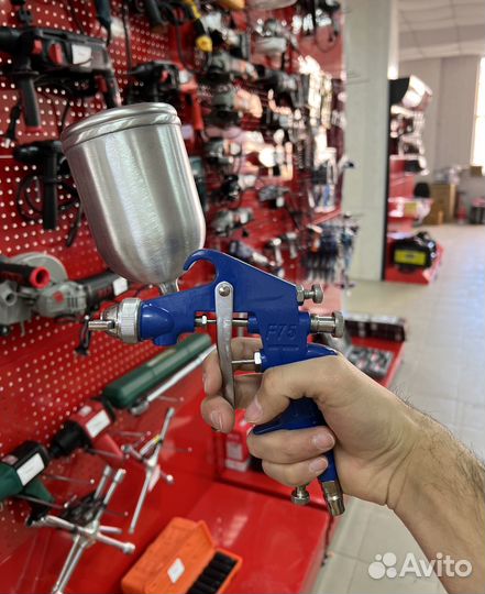 Краскопульт пневмо с верхним бачком xpert-75