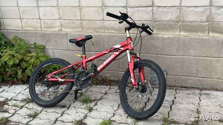 Продам на запчасти или ремонт