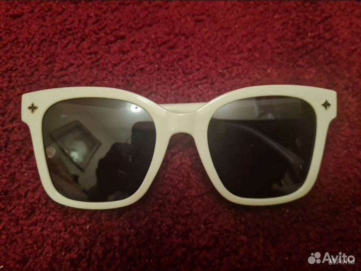 Солнцезащитные очки женские Louis Vuitton