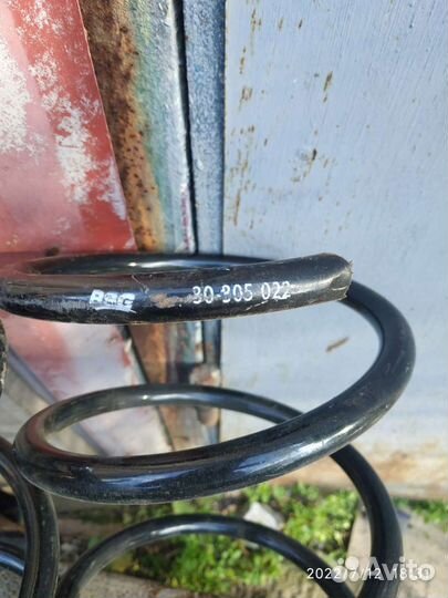 Пружина стойки Форд Мондео 2