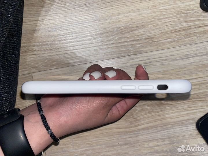 Силиконовый белый чехол на iphon 11 pro