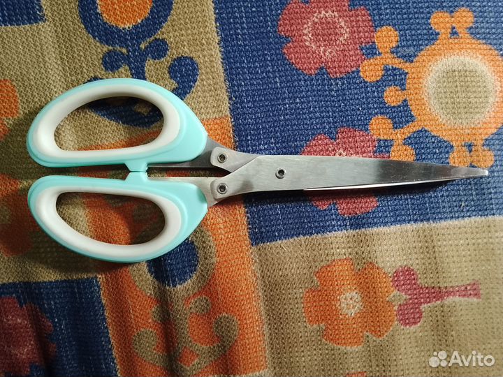 Кухонные ножи и кухонные принадлежности