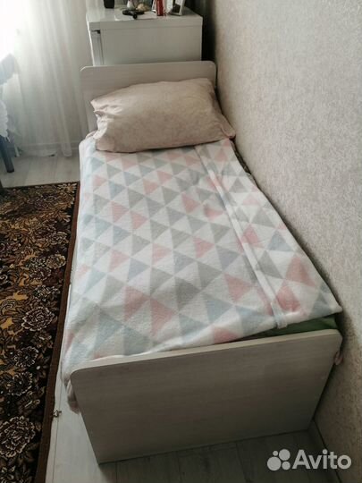 Две детские кровати