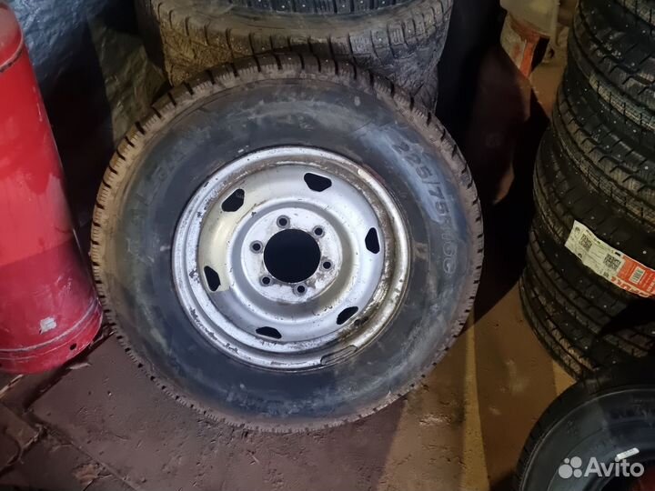 Колесо на УАЗ профи