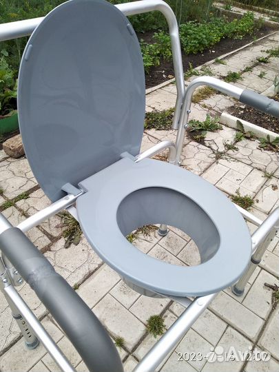 Кресло туалет для пожилых