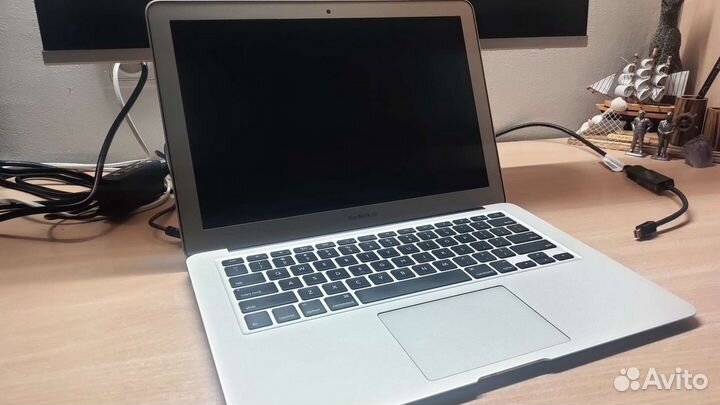 MacBook Air 13 2015 8/128 с дефектом