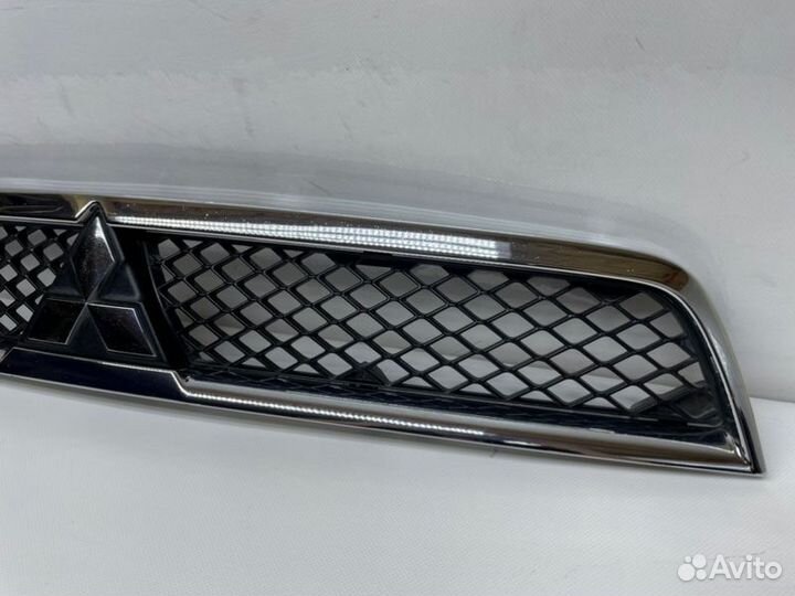 Решетка радиатора Mitsubishi Lancer 10 2.0 2014