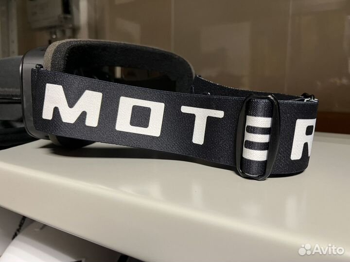 Очки горнолыжные