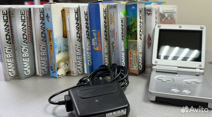 Gameboy (идеал) + куча игр