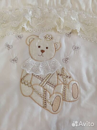 Комплект в кроватку (бортики и постельное белье)