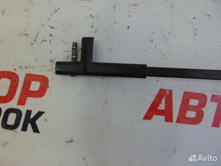 Поводок стеклоочистителя передний правый Opel Astr