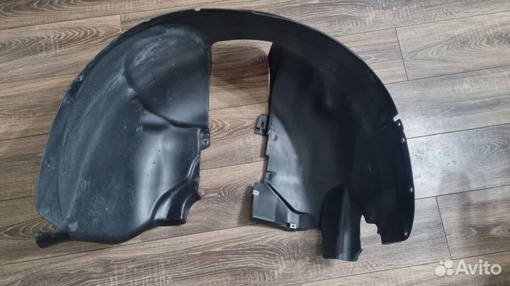 Подкрылок передний правый volvo xc70