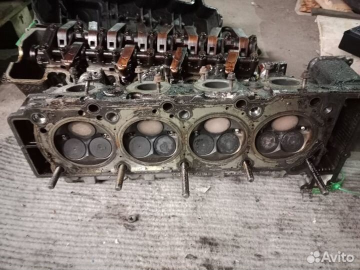 Головка блока цилиндров правая Mercedes-Benz