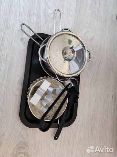 Детская кухня IKEA с посудой