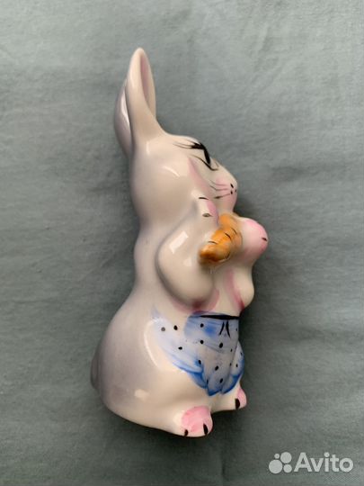 Сувенир Зайчик с морковкой