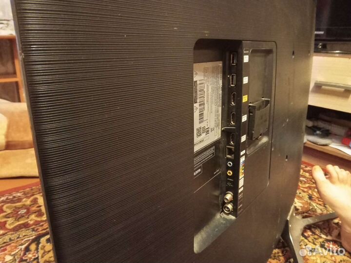 Телевизор smart-тв 49дюймов с изогнутым экраном