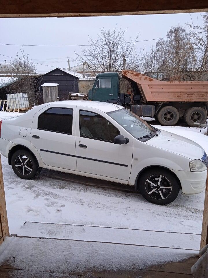 Renault Logan: фото владельца