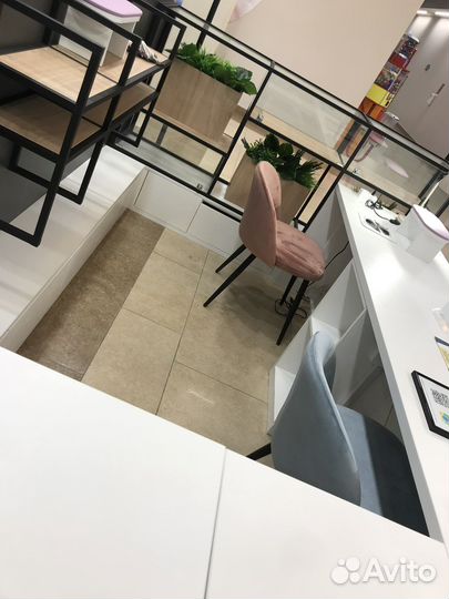 Стильный новый островок торговый для маникюра