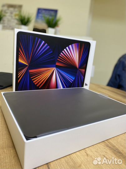 Apple MacBook Pro 12.9 (2021)