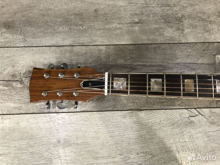 Акустическая гитара