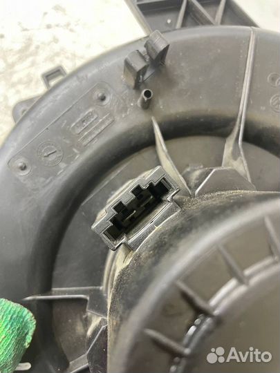 Моторчик печки Skoda Roomster