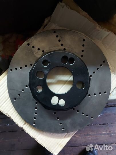 Передние тормознве диски audi 100 c4