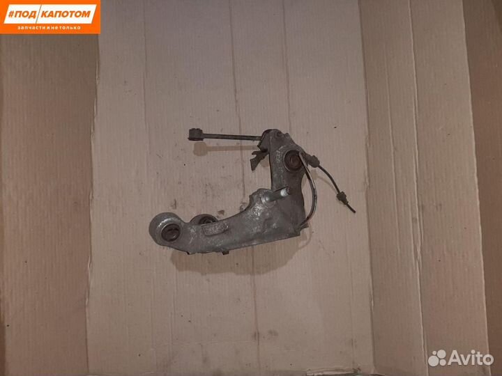 Кулак задний левый Honda Accord 8 (2007 - 2011)