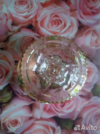 Ваза конфетница на ножке