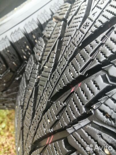 Nokian Tyres Hakkapeliitta R2 SUV 235/65 R17 108R