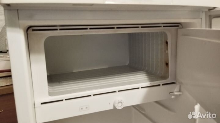 Холодильник бирюса