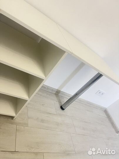 Маникюрный стол